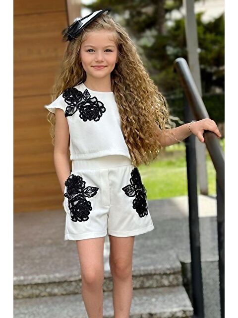 Riccotarz Kız Çocuk Omzu Düğmeli Çiçek İşlemeli Beyaz Şortlu Takım - S000393433-20063