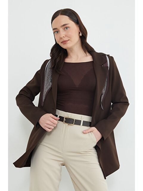 Fullamoda Fular Detaylı Omuz Vatkalı Blazer Ceket