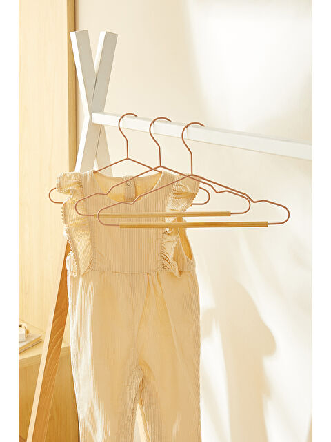 Ocean Home Textile 3'lü Ahşap Destekli Mat Pudra Pembe Renk Kauçuk Kaplamalı Metal Çocuk Giysi Askısı 18 x 32 x 0.3 cm - S000335014-20024