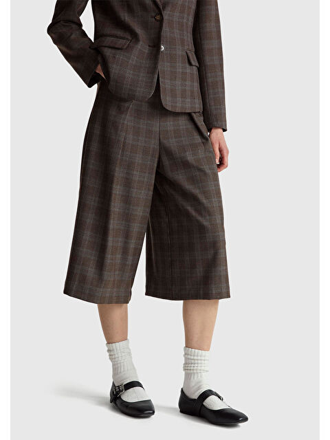 United Colors Of Benetton Kadın Kahverengi Viskoz Karışımlı Şort - S000514140-19413