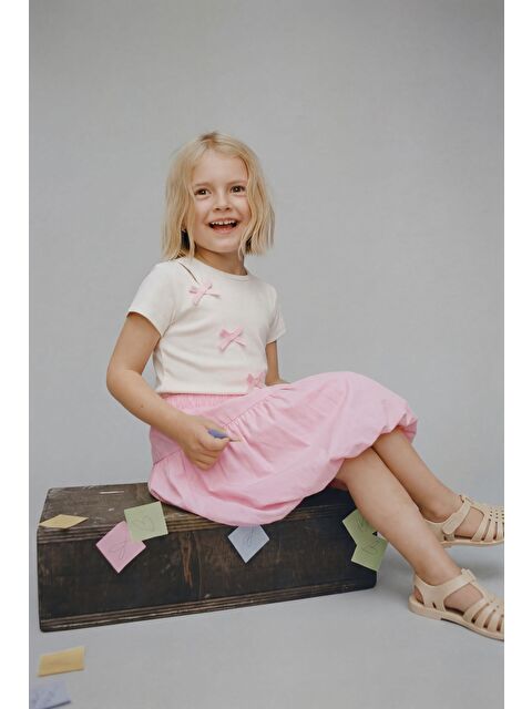 Magu Kız Çocuk Pamuklu Ekru Pembe Fiyonk Detaylı Tişört Etek Takım - İkili Kombin