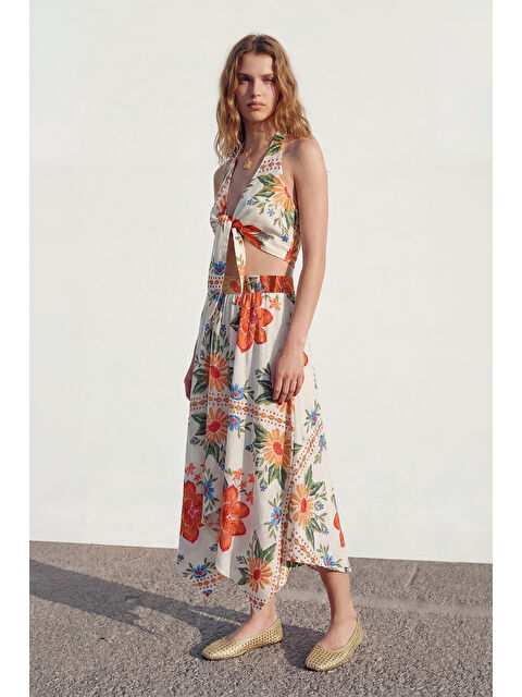 QUZU Çiçek Desenli Asimetrik Midi Etek Krem