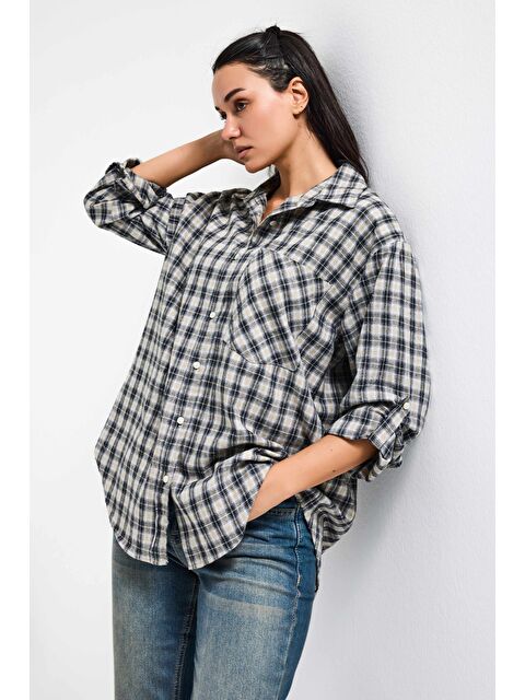 It's Basic Kadın Siyah Beyaz s6 Ekose-27 Oversize Pamuk Gömlek