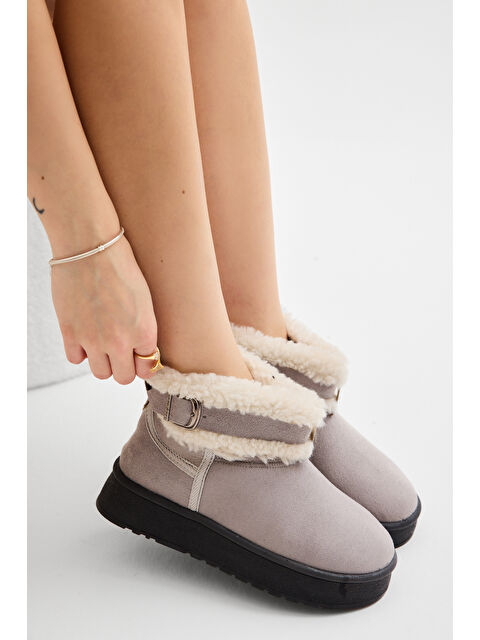 TONNY BLACK Kadın Gri Kalın Poli Taban Kürk Detaylı Süet Görünümlü Günlük Bot - S000493860-20600