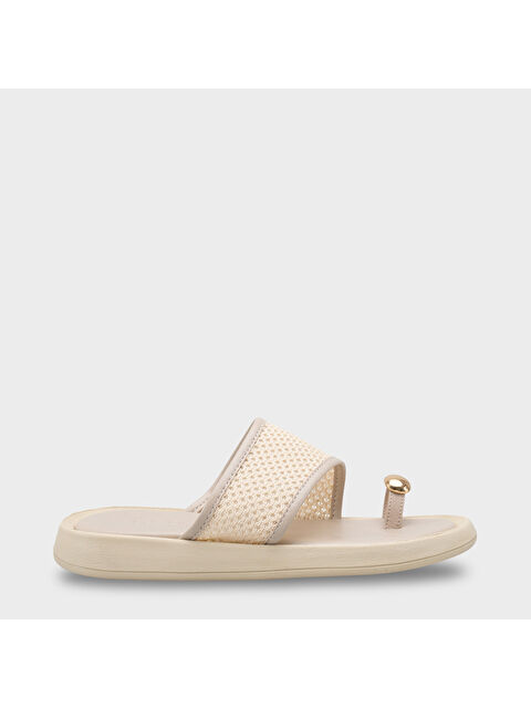 Capone Outfitters Selie Yuvarlak Burunlu Tek Parmaklı Metal Aksesuarlı Kadın Terlik