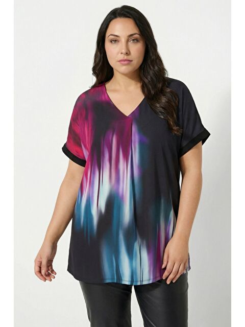 Stil Diva Büyük Beden Siyah Pembe Soyut Desenli V Yaka Bluz 616438 - S000501759-37442