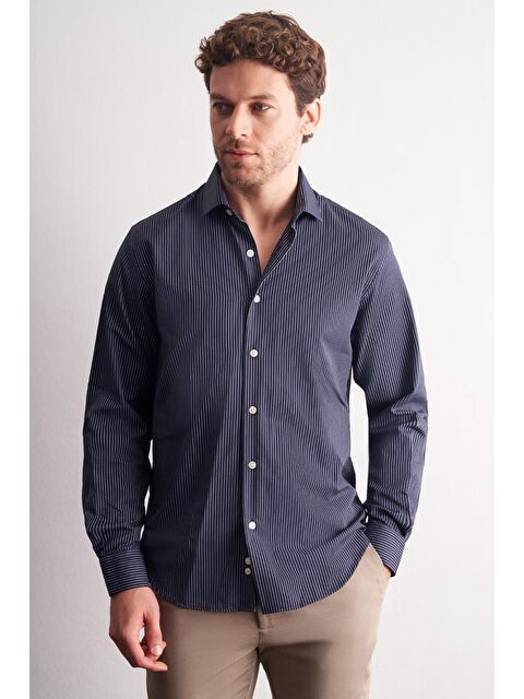 İMZA Lacivert - Beyaz Yarım İtalyan Yaka Çizgili Desen Uzun Kol Slim Fit Pamuklu Gömlek 1004255179 - S000505487-37341
