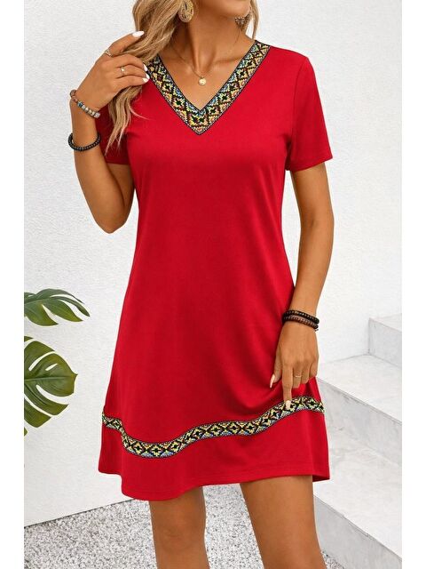 Jane's Kadın Kısa Kollu V Yakalı Etnik Desen şerit Detaylı Viskon Elbise