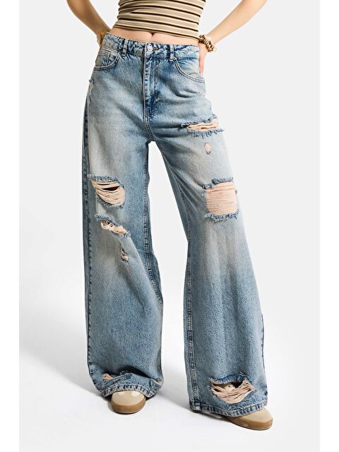 It's Basic Kadın Jean Rengi 12s6-32 Süper Baggy Fit Yırtık ve Nakış Detaylı Özel Tasarım Denim Jean