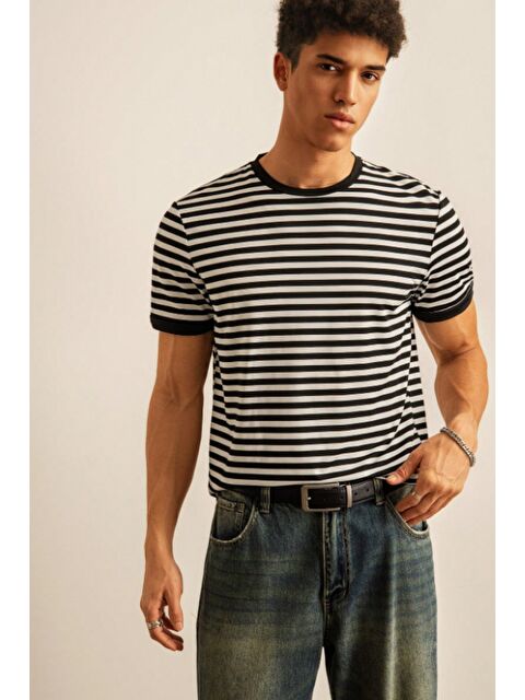 Tarz Cool Çizgili Erkek Tişört Slim Fit Bisiklet Yaka Günlük Basic Pamuk T-Shirt