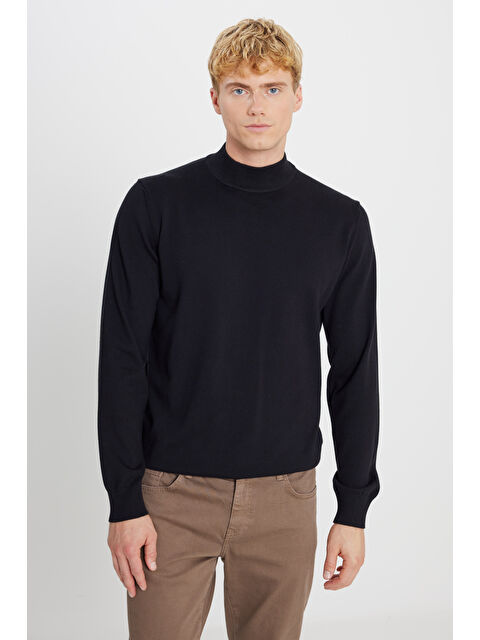 Altınyıldız Classics Erkek Siyah Pamuklu Standart Fit Normal Kesim Yarım Balıkçı Yaka Triko Kazak