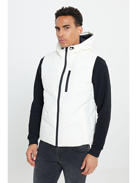 Altınyıldız Classics Erkek Ekru Standart Fit Normal Kesim Kapüşonlu Yelek - S000403055-19965