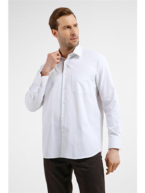 İMZA Beyaz - Bej Çizgili Desen Sert Yaka Uzun Kol Cepli Comfort Fit Pamuklu Gömlek 1004255275