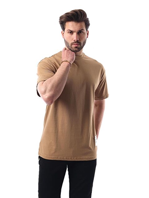 Madmext Vizon Bisiklet Yaka Pamuklu Arma Deyatlı Overfit %100 Pamuk Tişört 7019 - S000423941-26429