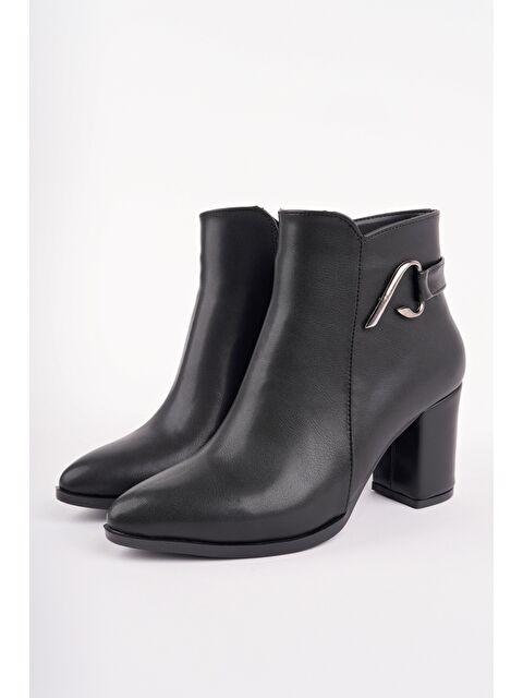 Muggo FORTİS Sivri Burun Toka Detaylı Fermuarlı Kalın Topuklu Kadın Bot - S000446724-2530