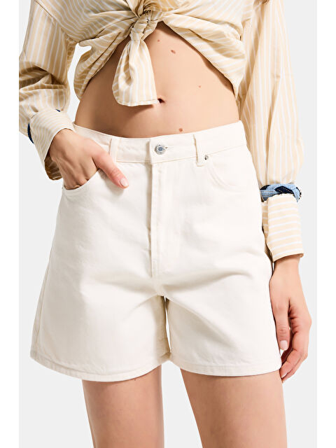 It's Basic Kadın Raw Diana 7s6-69 Mom Fit Midi Boy Denim Şort