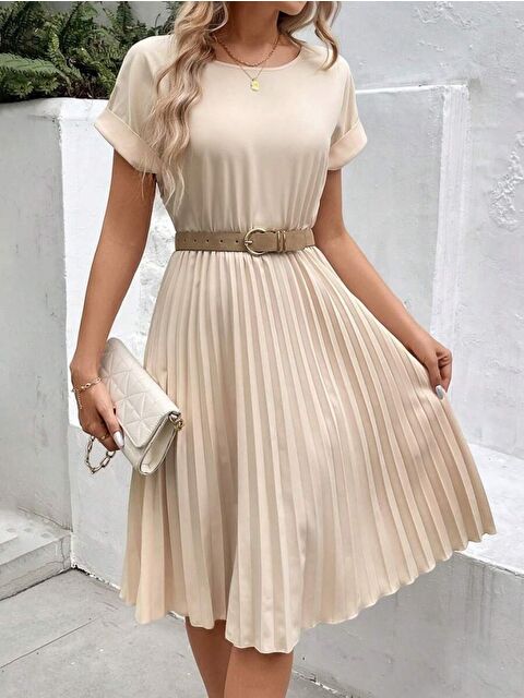 Jane's Kadın Kısa Kollu Yakası Açık Belden Lastikli Pileli Kısa Ithal Krep Elbise