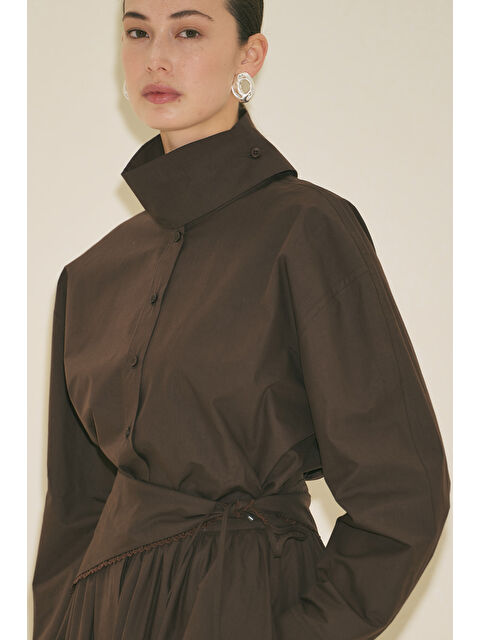 Manuka Yüksek Yakalı Kısa Gömlek Kahverengi - S000529568-19413