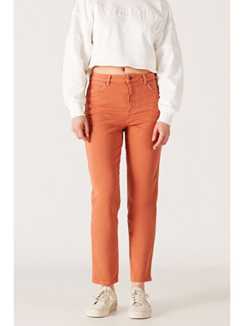 Wrangler Mom Straight Fit Düz Kesim Yüksek Bel Turuncu Esnek Pantolon - S000470631-19413