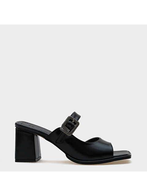 Capone Outfitters Monika Küt Burunlu Orta Topuklu Taşlı Tokalı Kadın Terlik