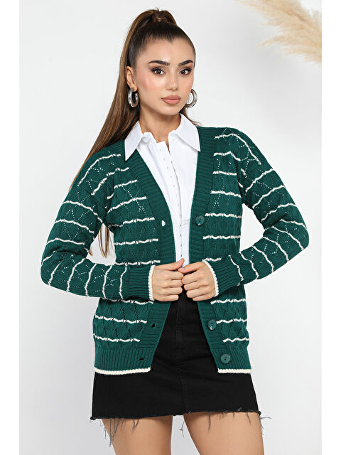 Gülseli Kadın Ön Düğmeli Çizgili Triko Hırka - S000289874-18194