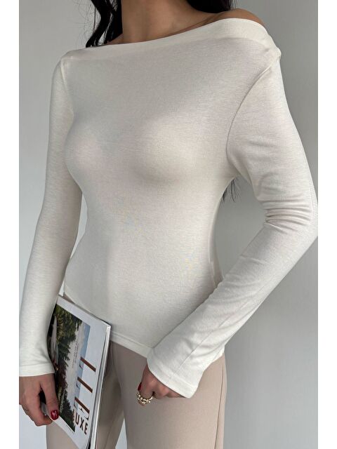 Gülseli Kadın Elastanlı Kayık Yaka Body Bluz - S000517479-19966