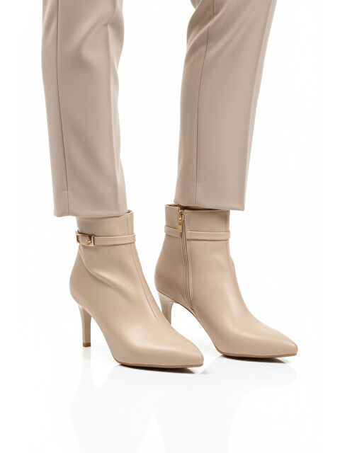 Ayakmod Bej İçi Polarlı İnce Topuklu Fermuarlı Kadın Bot 2611 Z - S000493407-19928