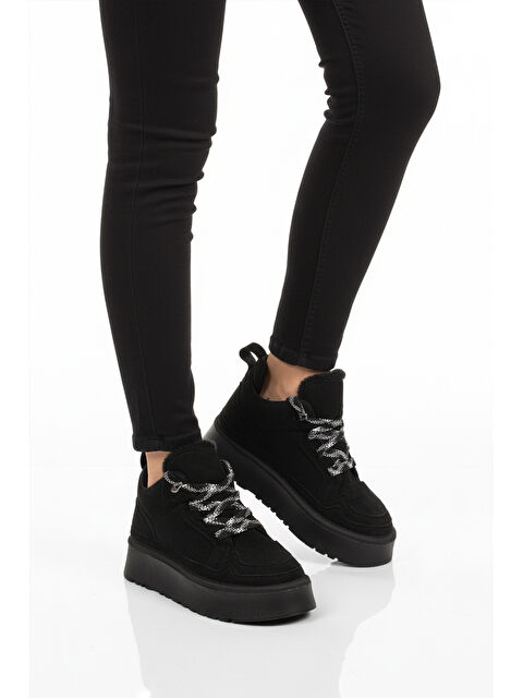 Ayakmod Siyah Süet Polarlı Bağcıklı Kaymaz Kadın Bot 2613 Z - S000493408-19351