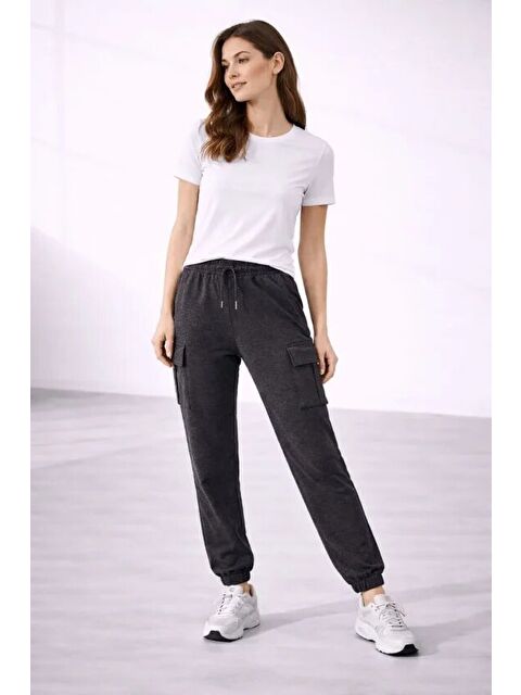 Jane's Jogger Eşofman Altı Rahat Kalıp, Kargo Cepli, Lastikli Paça, Günlük Spor Pantolon - Füme
