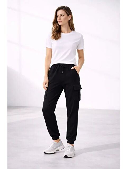 Jane's Jogger Eşofman Altı Rahat Kalıp, Kargo Cepli, Lastikli Paça, Günlük Spor Pantolon - Siyah