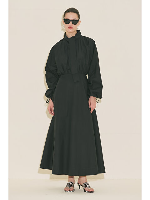 Manuka Geniş Kol Tasarımlı Elbise Siyah