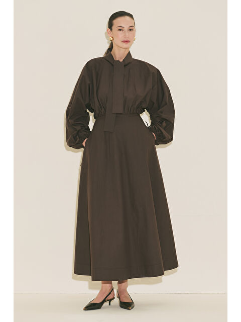 Manuka Geniş Kol Tasarımlı Elbise Kahverengi