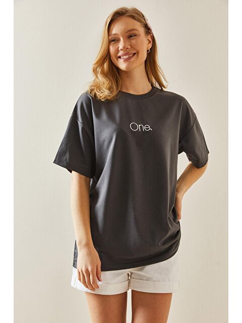 Xhan Antrasit Bisiklet Yaka Önü Yazılı Oversize Tişört 5YXK1-48002-36 - S000144870-29666