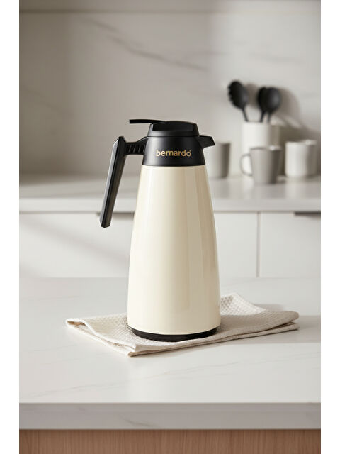 BERNARDO Lustra Cam Termos Krem 1.5 Litre