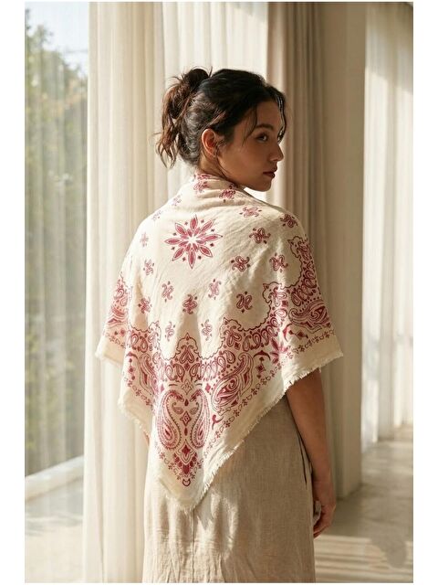 Luminos Butik Kadın Fuşya Etnik Desenli Bohem Üçgen Şal Bandana 110x110 cm SAL1400 - S000514170-20024