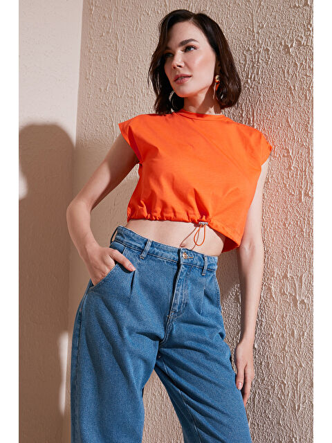 Lela Bisiklet Yaka % 100 Pamuk Crop Kadın T Shirt 5865587 - S000137384-20013