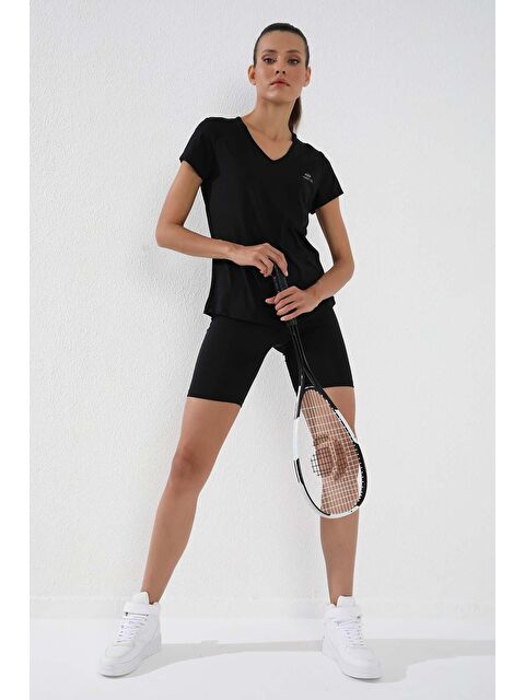 Tommylife Siyah Basic Kısa Kol Standart Kalıp V Yaka Kadın Tişört - 97145 - S000111238-19351