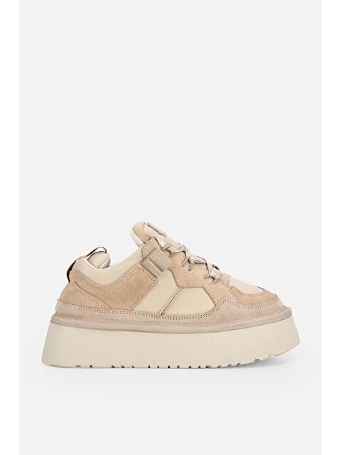 Yaya By Hotiç Kadın Süet Deri Vizon Bağcıklı Yüksek Tabanlı Düz Spor Ayakkabı - S000506724-26429