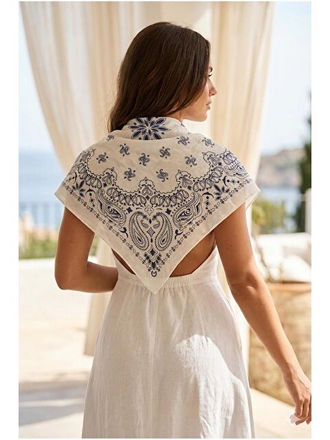 Luminos Butik Kadın Lacivert Etnik Desenli Bohem Üçgen Şal Bandana 110x110 cm SAL1400 LACIVERT - S000514175-21164