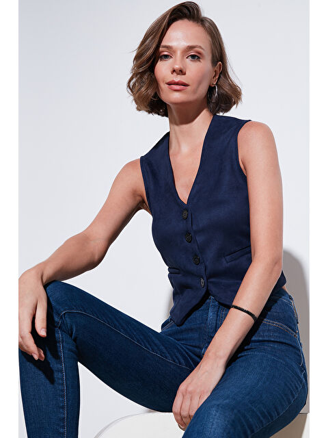 Lela Fitted V Yaka Düğmeli Crop Scuba Süet Kadın Yelek 5865576 - S000111737-21164