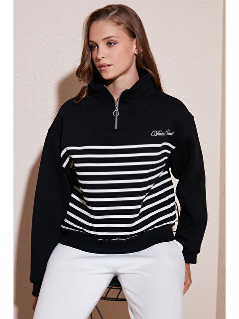 Lela Streç Oversize Fit Yarım Fermuarlı Dik Yaka Kadın Sweat 5865883 - S000260066-19351