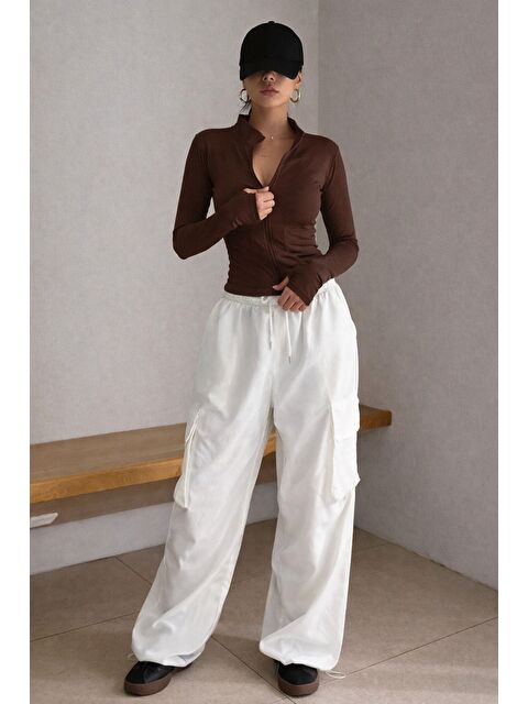 Tarz Cool Kadın Bej İki İplik Fermuarlı Dar Kesim Mevsimlik Hırka – Dik Yaka Fit Basic Ceket