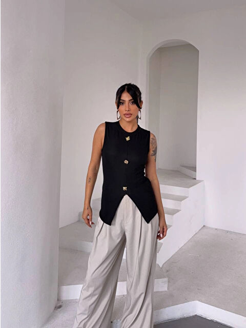 Hazelin Kadın Siyah Bisiklet Yaka Düğme Detaylı Ottoman Kumaş Bluz HZL25S-FRY123091 - S000385002-19351