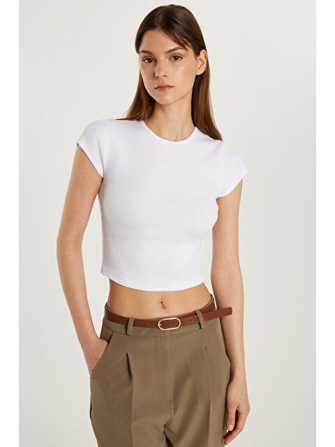 TUDORS Kadın Modal Kumaş Slim Fit Dar Kesim Kısa Kollu Bisiklet Yaka Beyaz Tişört - S000523205-20063