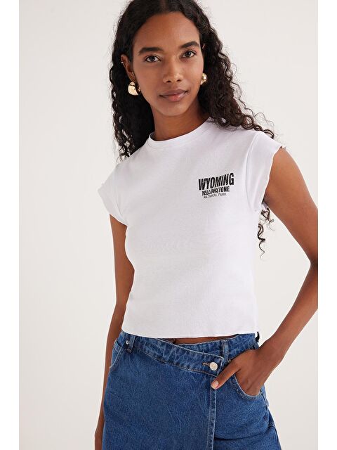 TUDORS Kadın Slim Fit Ribanalı Baskılı %100 Pamuk Bisiklet Yaka Beyaz Tişört - S000523210-20063