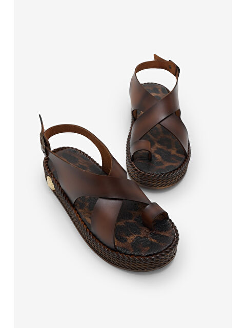 TONNY BLACK Kadın Taba Poli Taban Rahat Kalıp Çapraz Bantlı Parmak Arası Sandalet - S000511003-19413