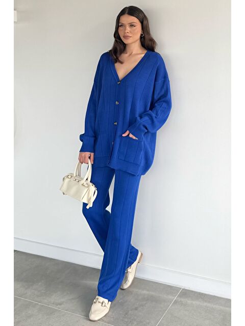 Gülseli Kadın Ön Düğmeli Kendinden Çizgi Desenli Triko Hırka Pantolon İkili Takım - S000470249-23710