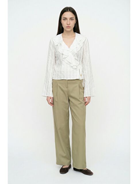 QUZU Fırfırlı Kruvaze Bağlamalı Bluz Ekru - S000515663-19965