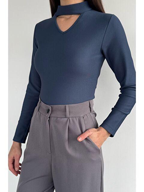 Gülseli Kadın Ön Pencereli Kendinden Çizgi Desenli Bluz - S000491612-23093