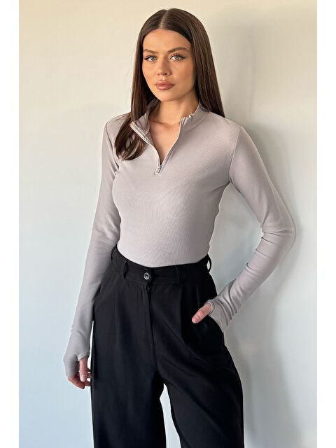 Gülseli Kadın Ön Yarım Fermuarlı Kendinden Çizgi Desenli Bluz - S000517533-20600